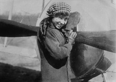 Katherine Stinson and plane